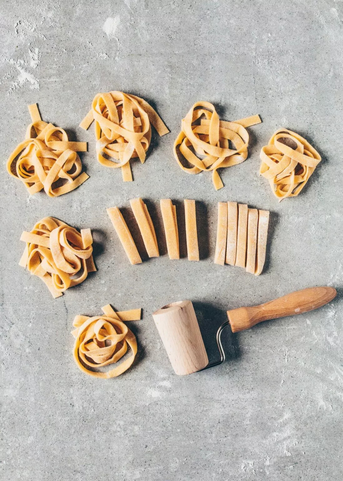 Homemade Vegan Pasta Recipe (Eggless Pasta Dough) Bianca Zapatka