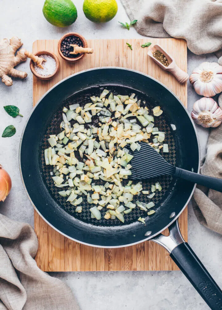 Red Lentil Dahl (Easy Indian Recipe) - Bianca Zapatka | Recipes