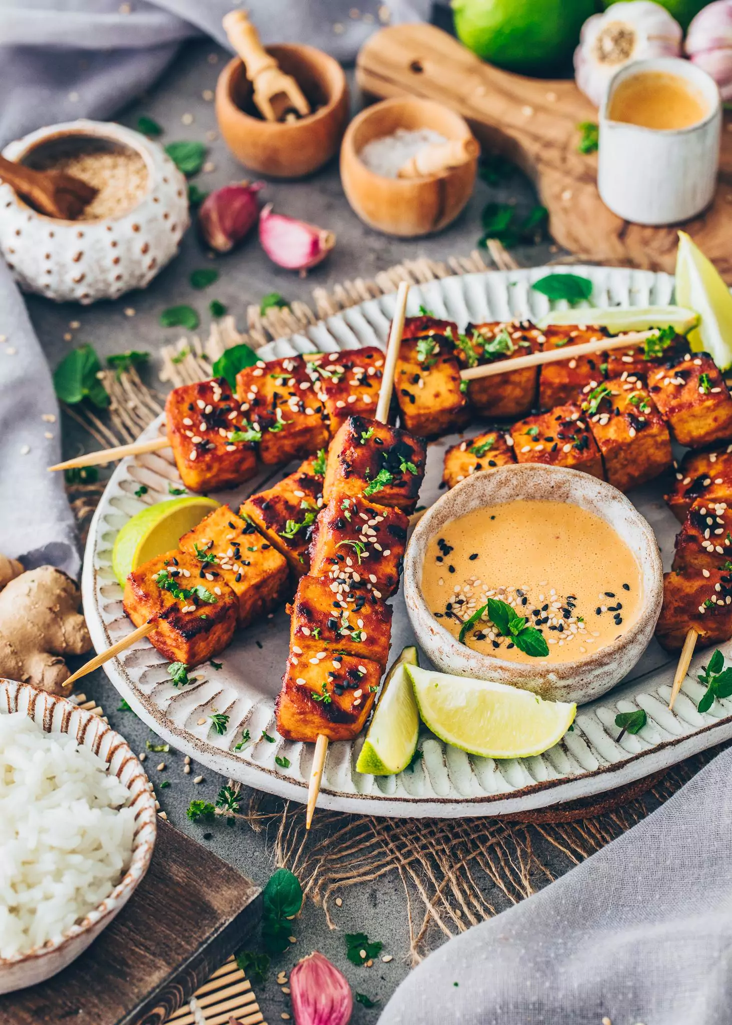 Tofu Saté Spieße mit Erdnusssoße - Bianca Zapatka | Rezepte Tofu Saté Spieße mit Erdnusssoße - Bianca Zapatka | Rezepte