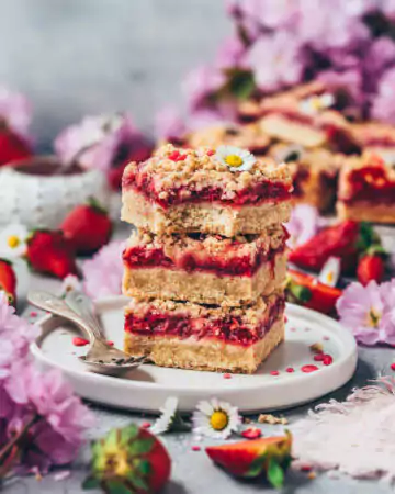 Strawberry Crumble Bars