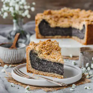 Vegan poppy seed cake with crumble topping